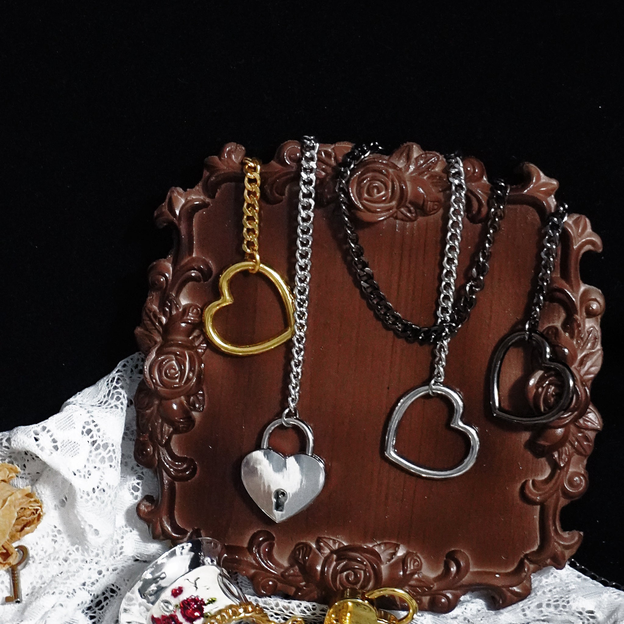 REVERIEE Heart Lock Chain Choker Stainless Steel