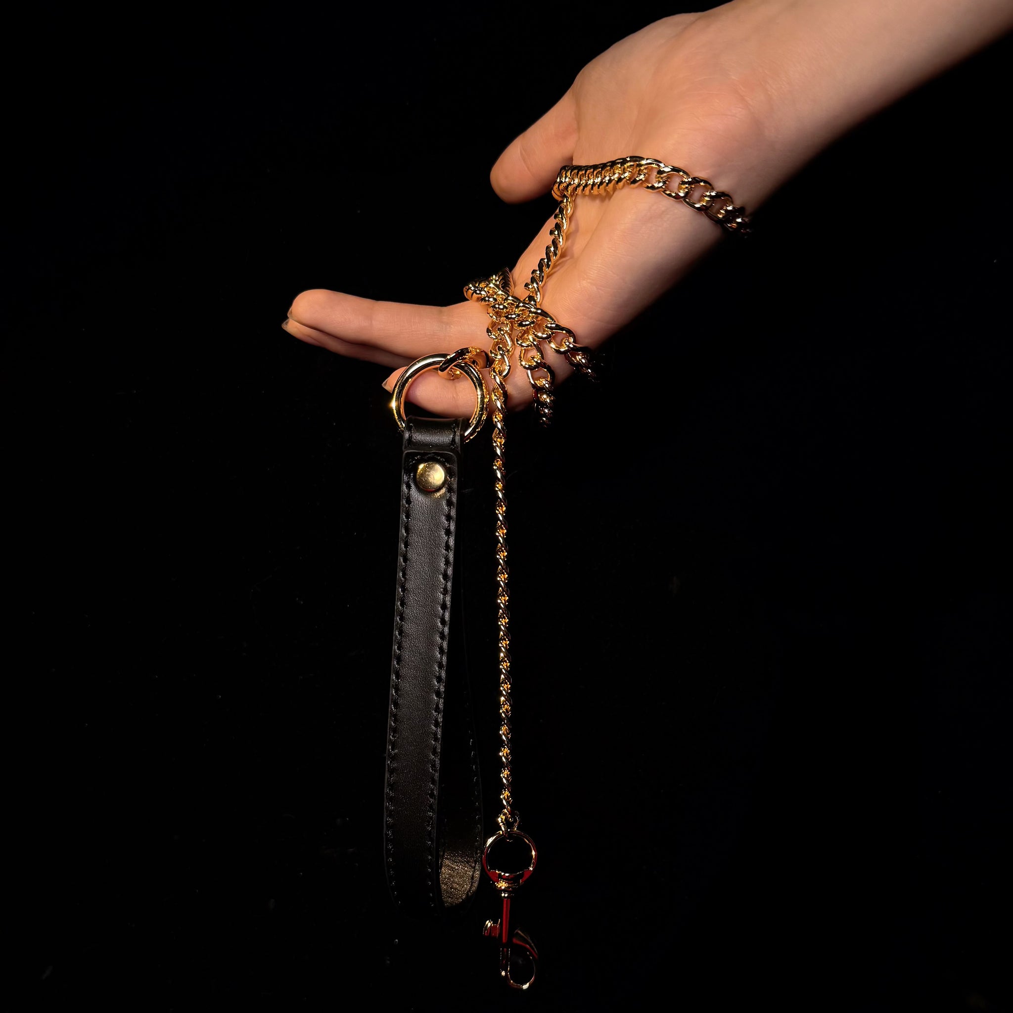 REVERIEE Custom BDSM Leather Leash