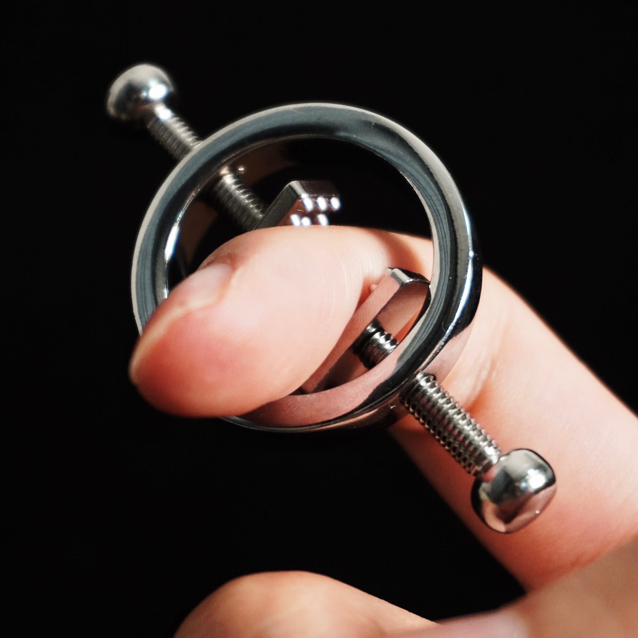 REVERIEE Stainless Steel Serrated Pin-Board Nipple Clamps Set