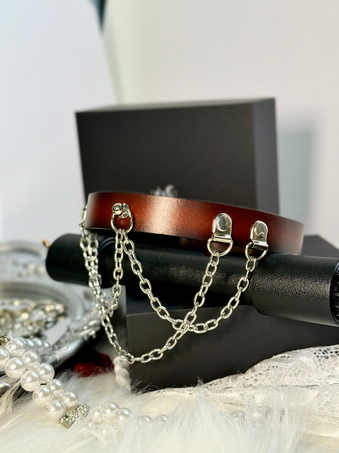 REVERIEE Chain Collar