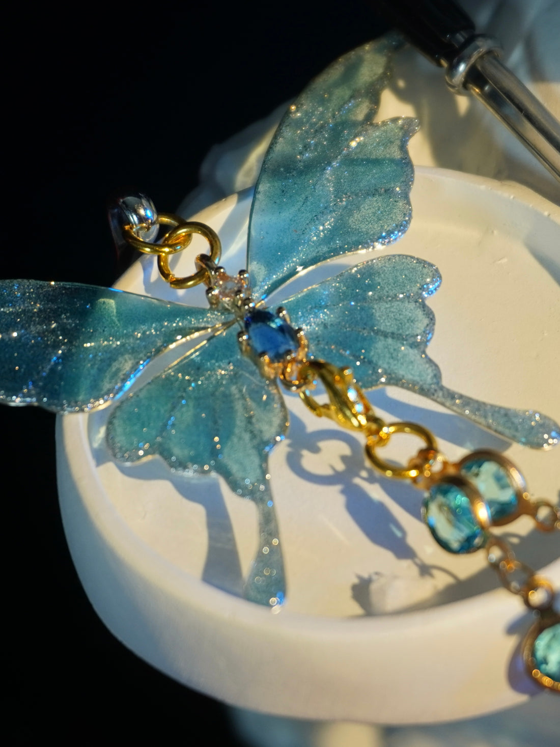 REVERIEE Butterfly Nipple Clamps Blue