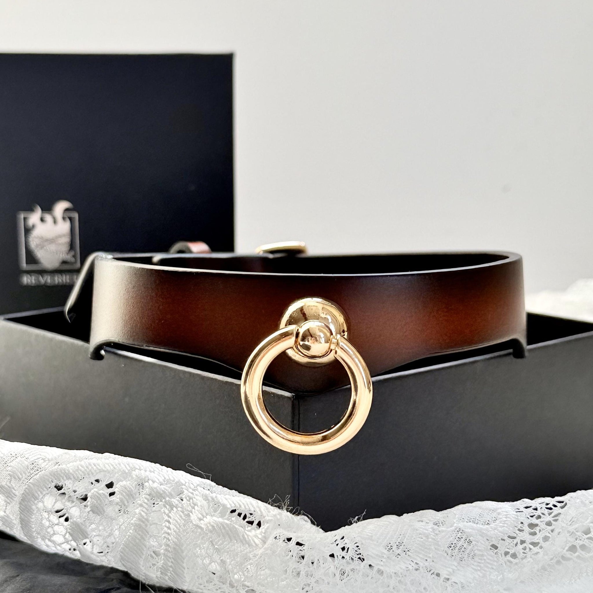 REVERIEE handmade Leather O-Ring Collar – Adjustable Choker Necklace in Black or Orange, Minimalist Gift/Kinky Collar/LGBTQ