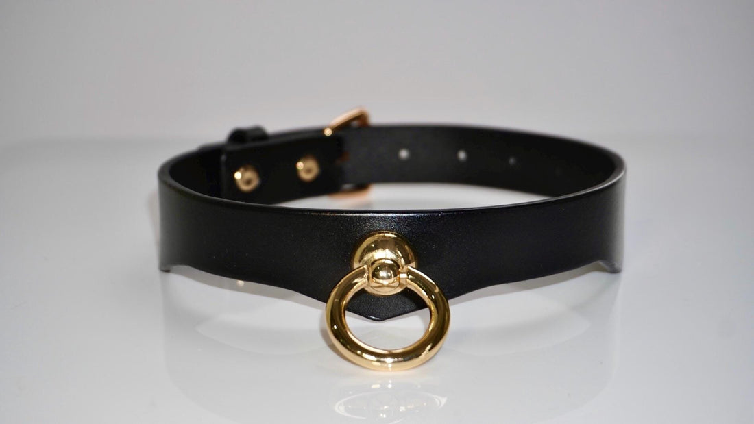 REVERIEE handmade Leather O-Ring Collar – Adjustable Choker Necklace in Black or Orange, Minimalist Gift/LGBTQ