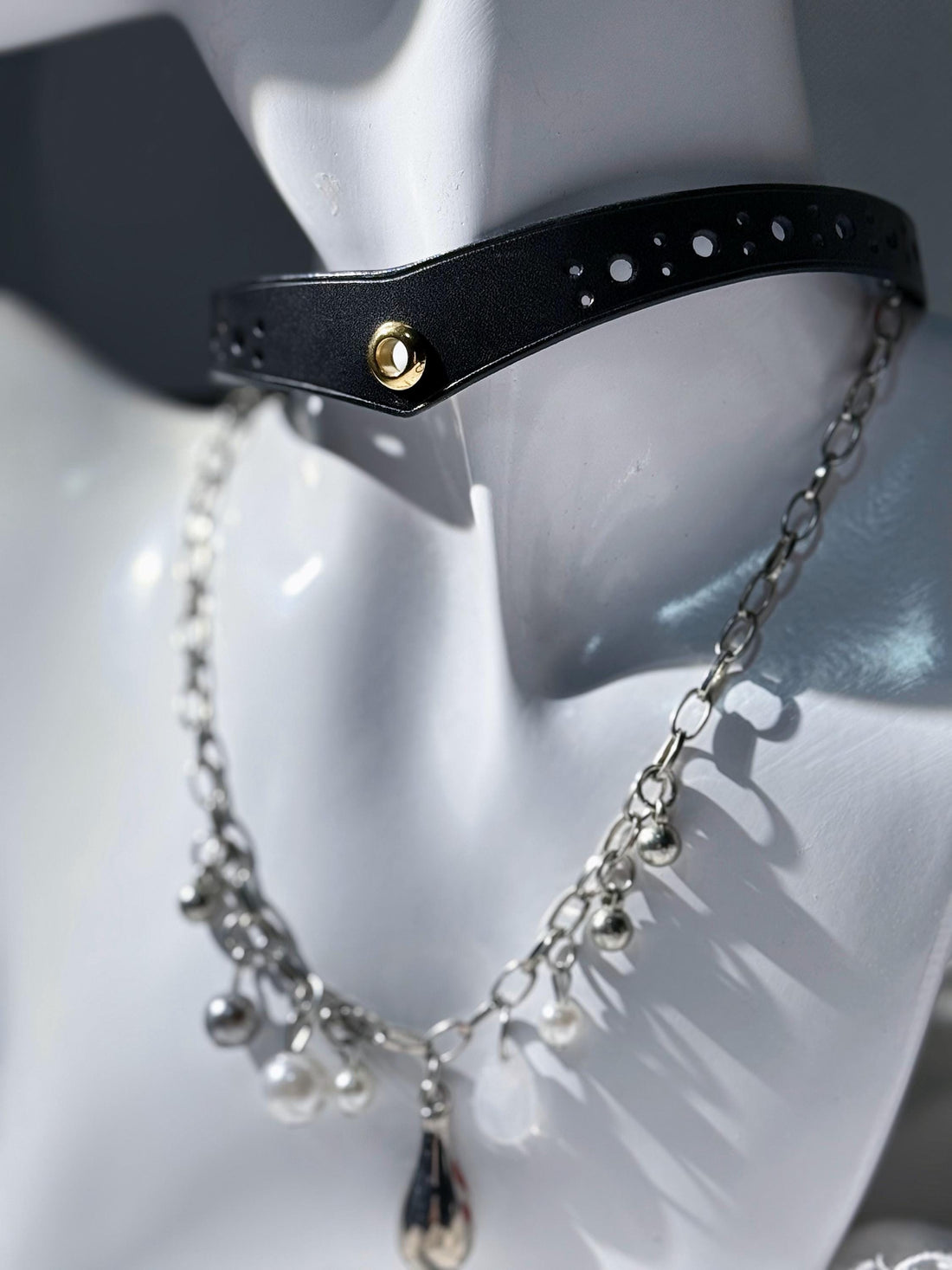 REVERIEE Handmade Bespoke Leather "Luna" Choker – Elegant & Delicate Design/Engraved Custom Name/Minimalist Fashion Collar/Gift for Her