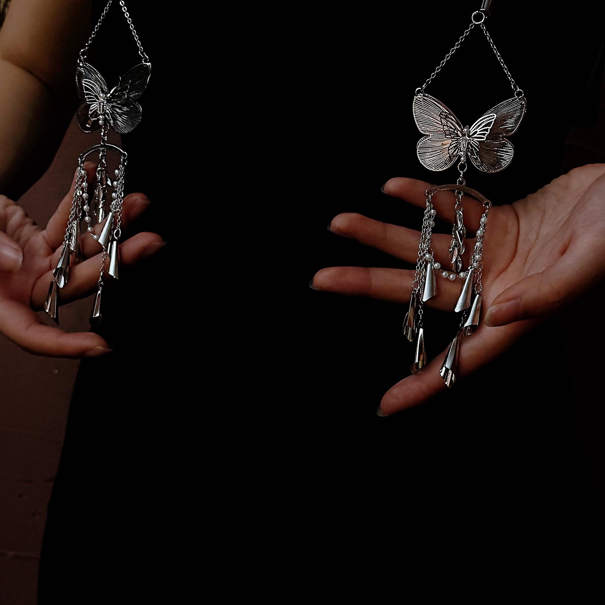 REVERIE Butterfly Nipple Clamps Metal Bell
